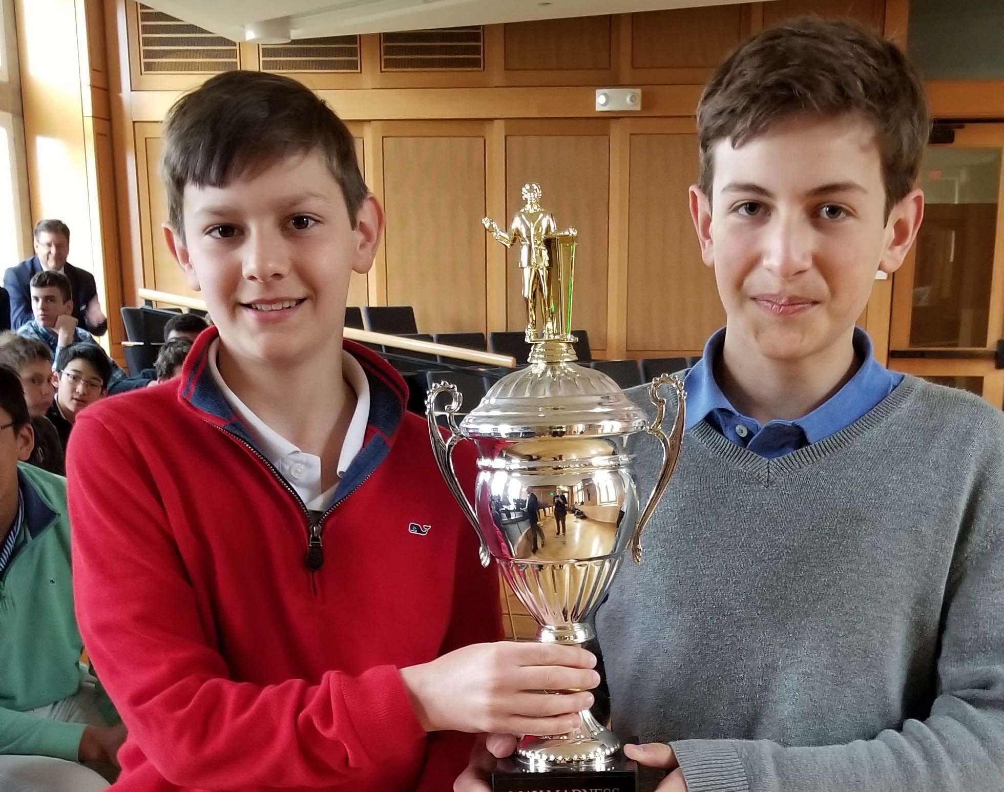 以公民教育为重点的五年级班结业