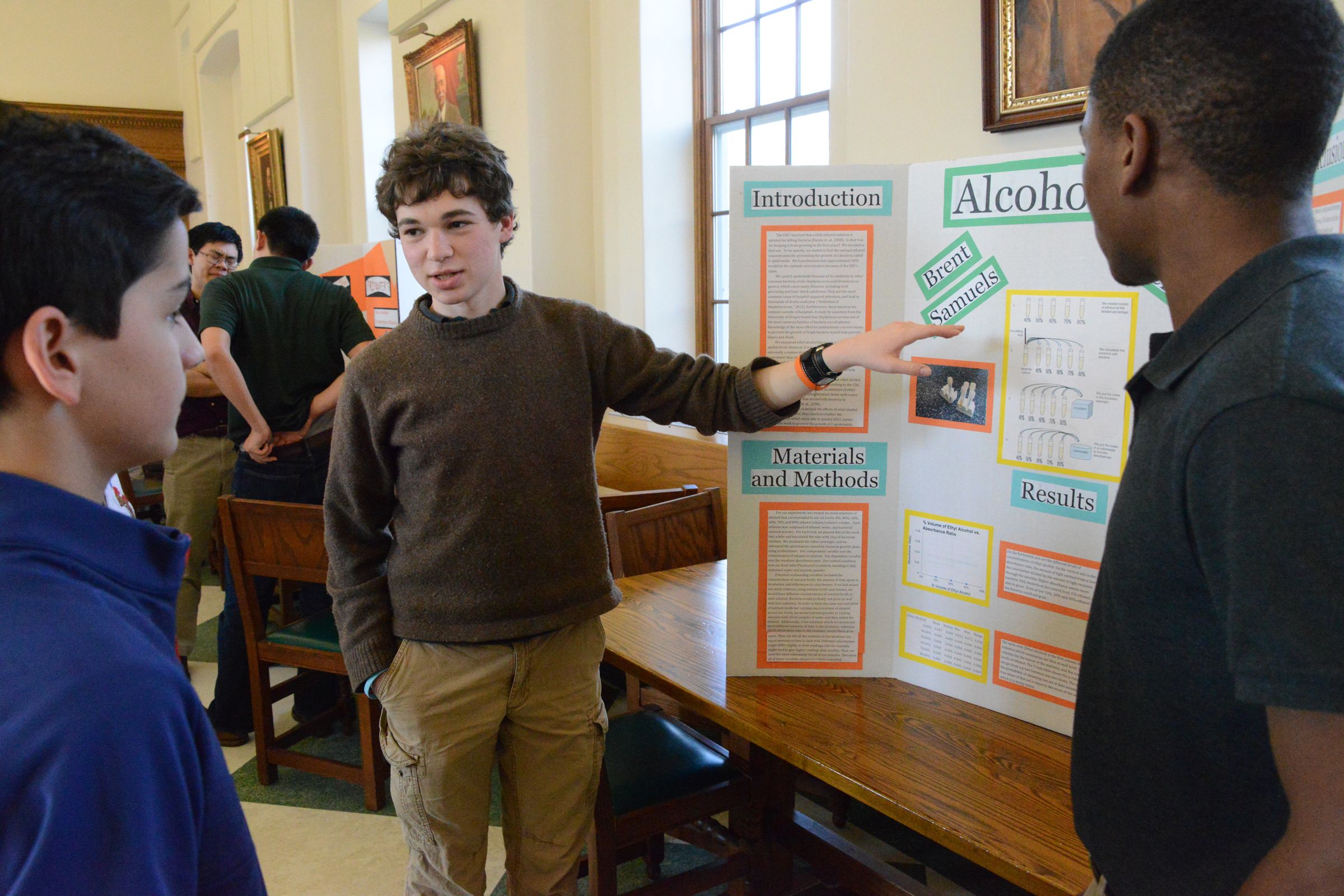 Advanced Bio students present research in poster session