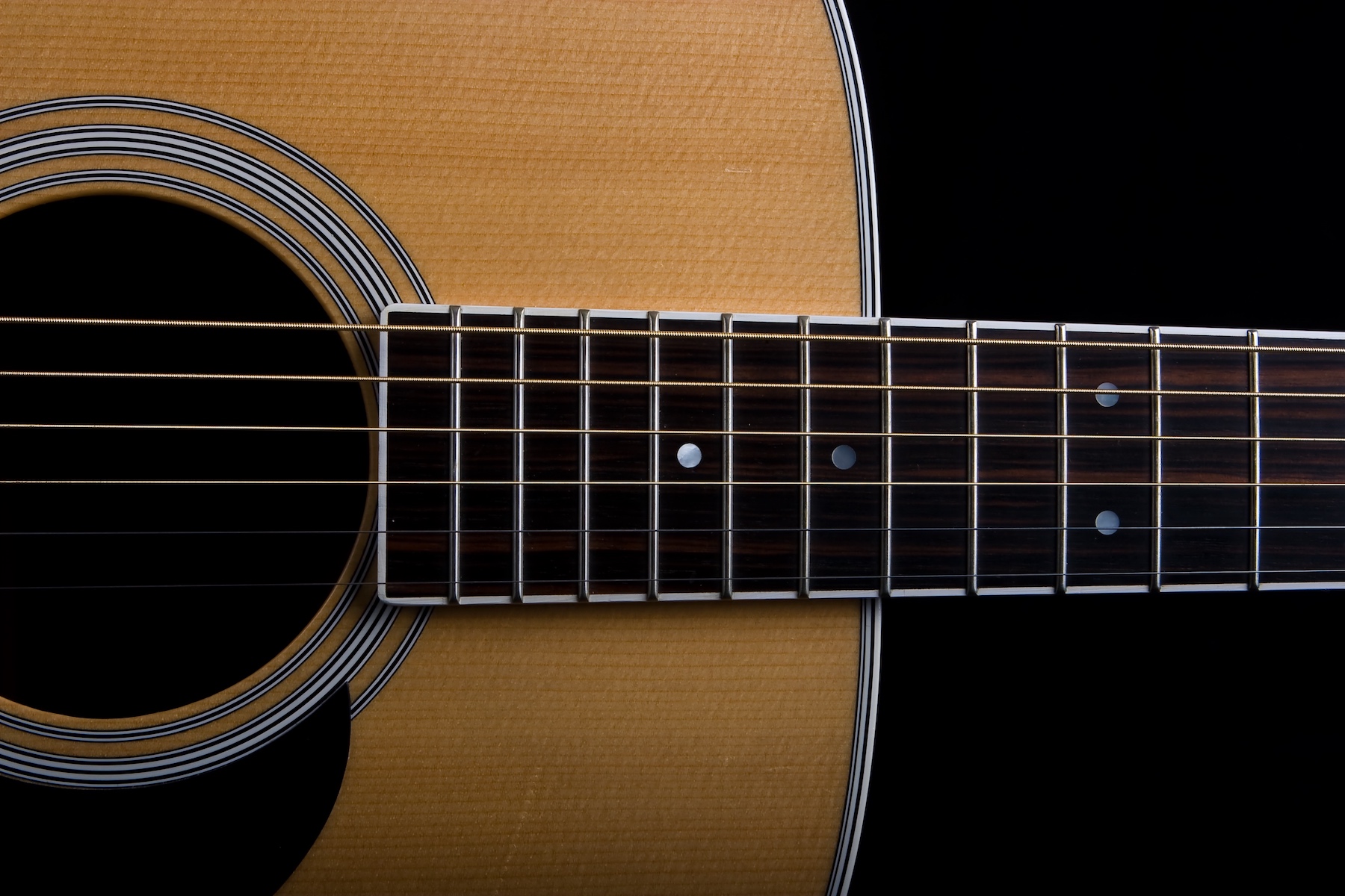 Photographer Chris Payne ’86 Documents Martin Guitar-Making for The New York Times