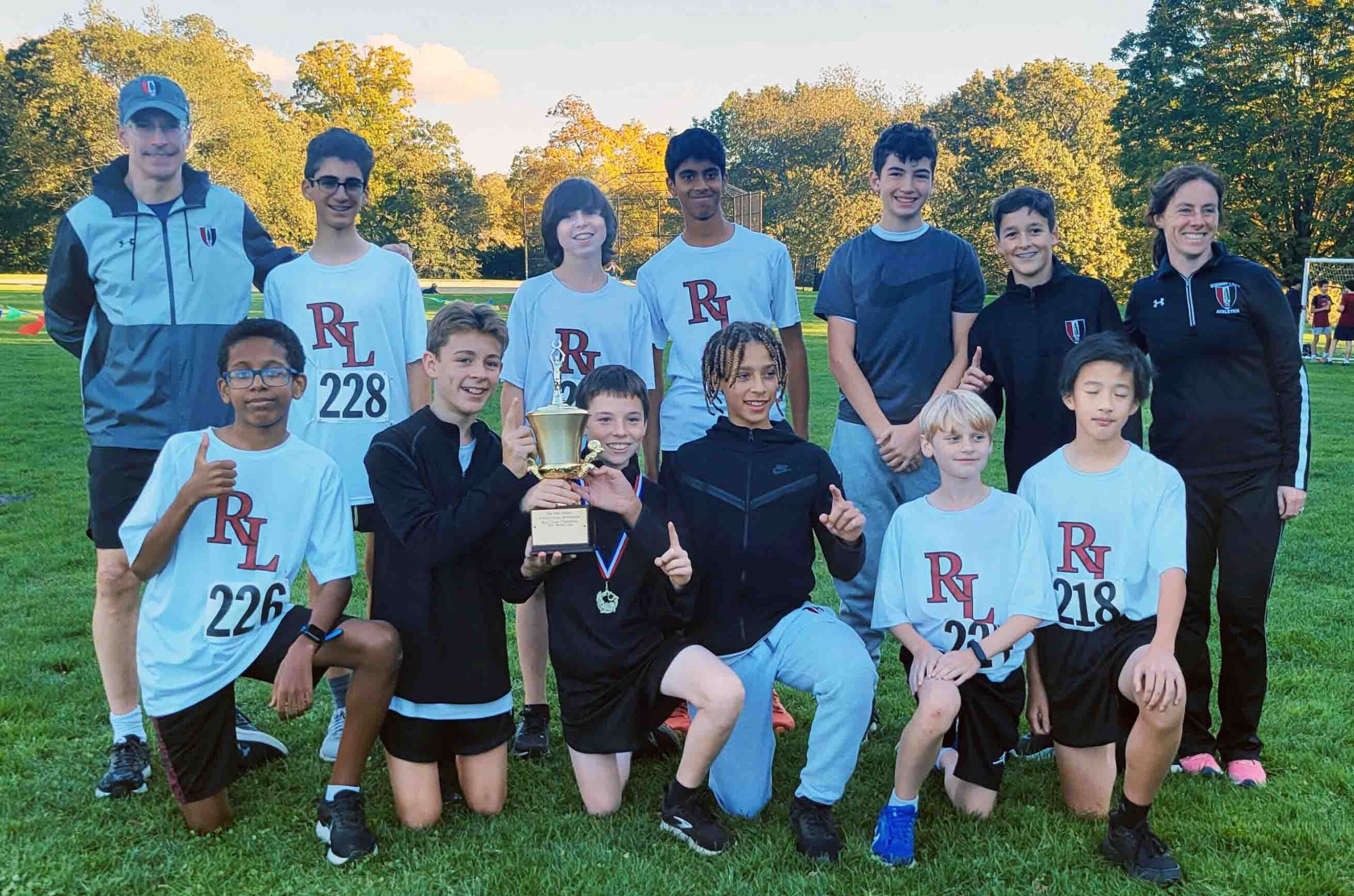Junior Cross Country Places First Out of 17 in Larz Anderson Invitational
