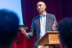 Drew Martin '98 Delivers Wyner Lecture at The Roxbury Latin School